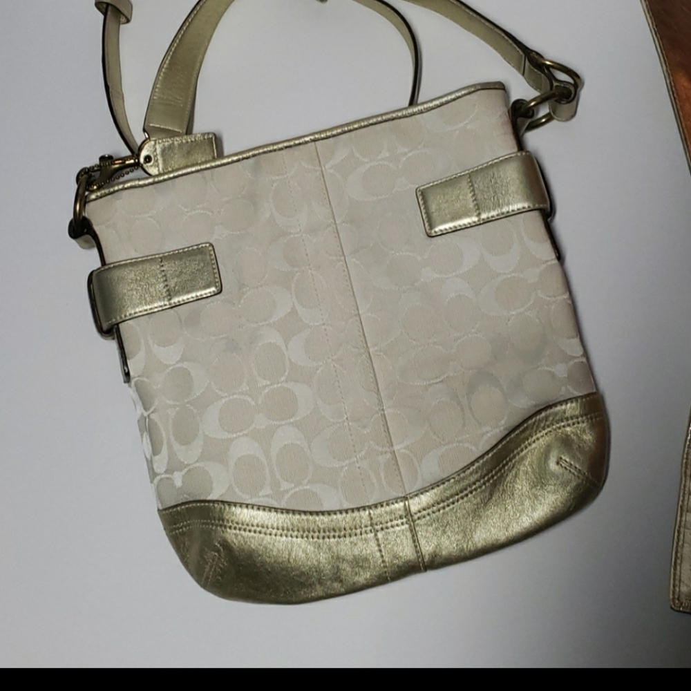 The Signature Coach Purse - Picture 2 of 8
